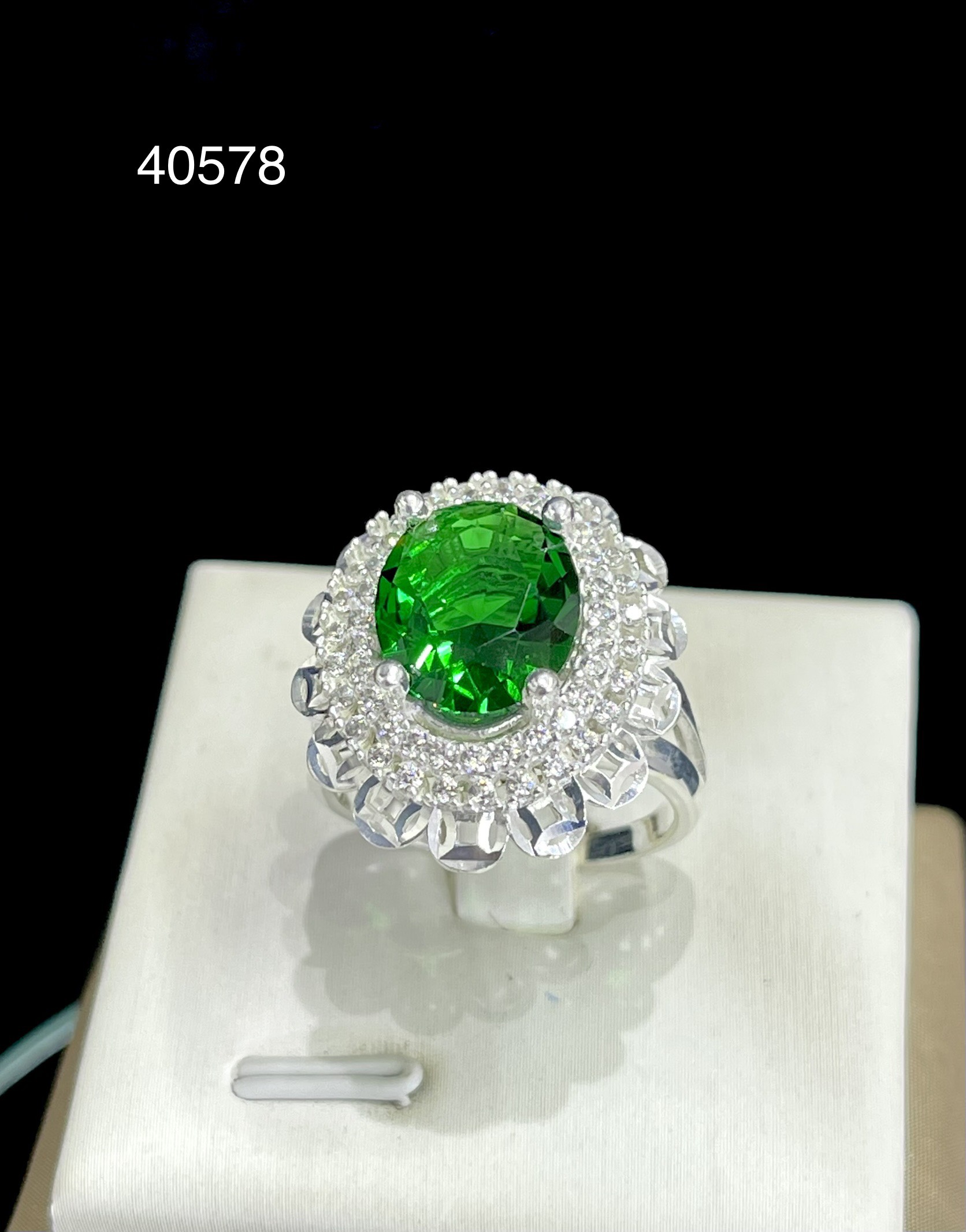 nhẫn nữ 03 xanh lá